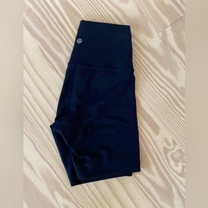 Size 4 Lululemon Wunder Train shorts 6”